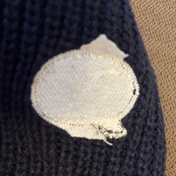 Soft London Beanie hat - Picture 7 of 8